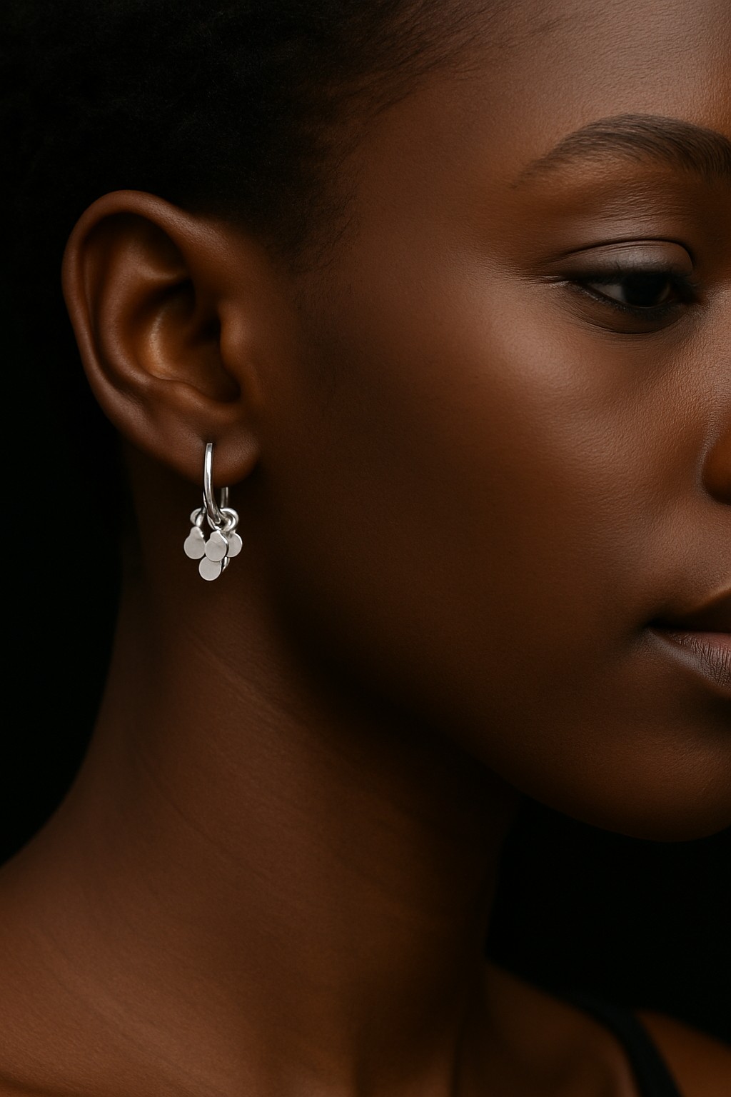 ORECCHINI A CERCHIO CON PENDENTI - immagine 3