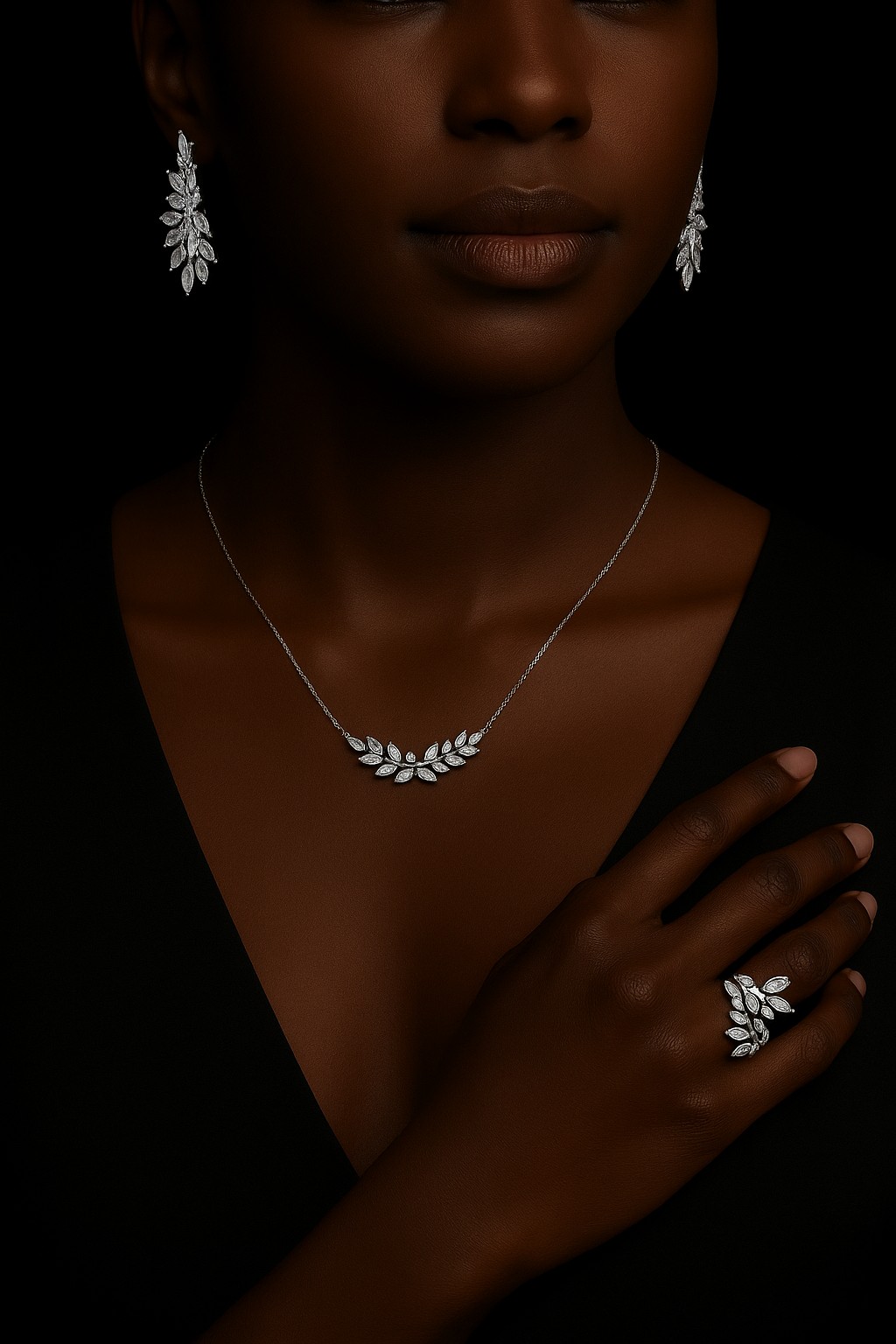 NATURE INSPIRATION LINE - LEAF OF LIGHT NECKACE - Image 3